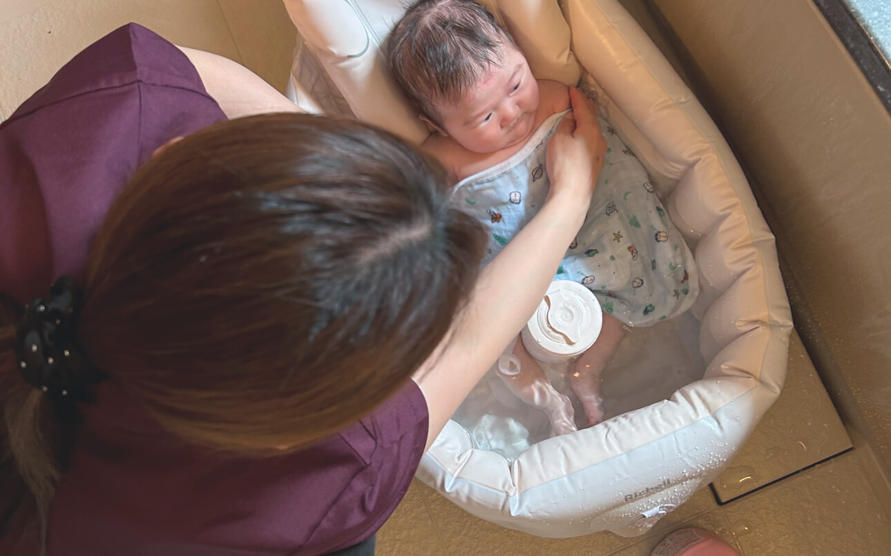 訪問看護師とご利用者様の写真